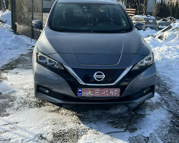 Серый Ниссан Лиф, объемом двигателя 0 л и пробегом 106 тыс. км за 12200 $, фото 1 на Automoto.ua