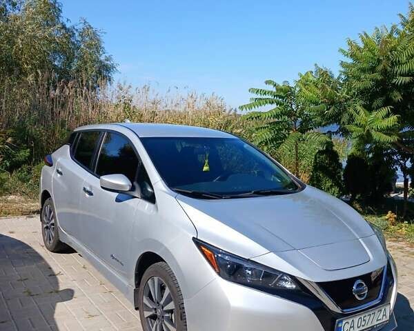 Сірий Ніссан Ліф, об'ємом двигуна 0 л та пробігом 99 тис. км за 12700 $, фото 5 на Automoto.ua