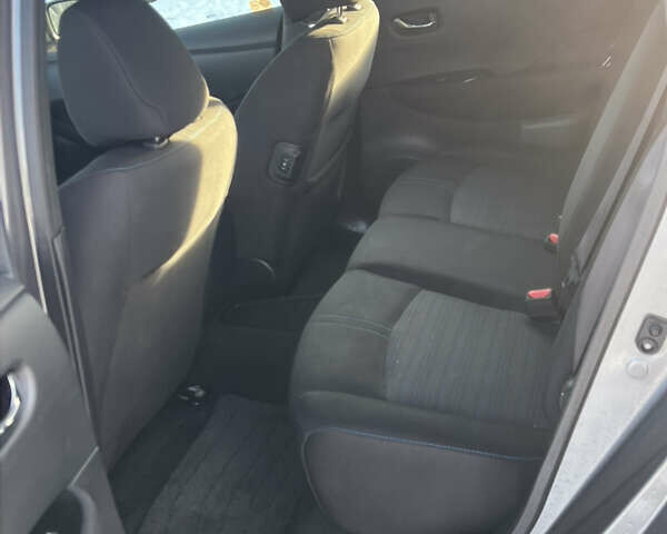 Серый Ниссан Лиф, объемом двигателя 0 л и пробегом 106 тыс. км за 12200 $, фото 13 на Automoto.ua