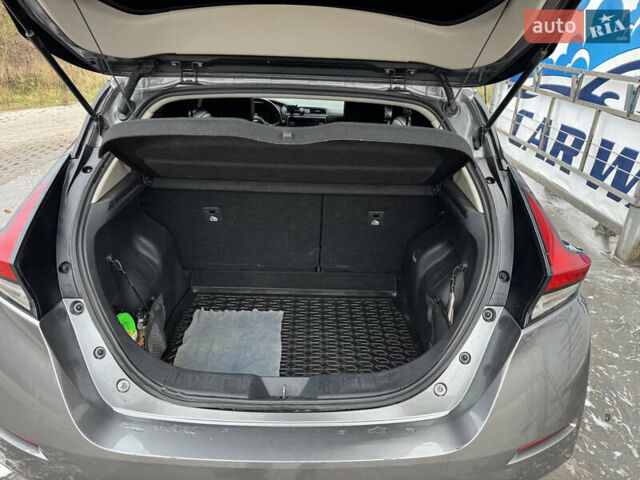 Серый Ниссан Лиф, объемом двигателя 0 л и пробегом 99 тыс. км за 12900 $, фото 9 на Automoto.ua