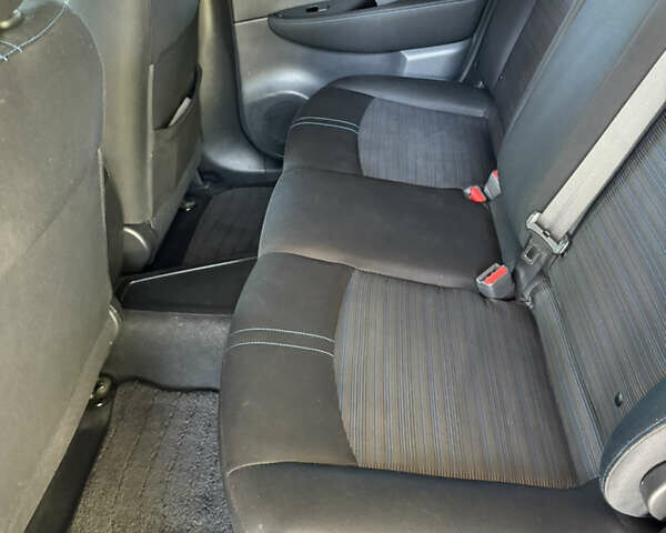 Серый Ниссан Лиф, объемом двигателя 0 л и пробегом 105 тыс. км за 13999 $, фото 8 на Automoto.ua