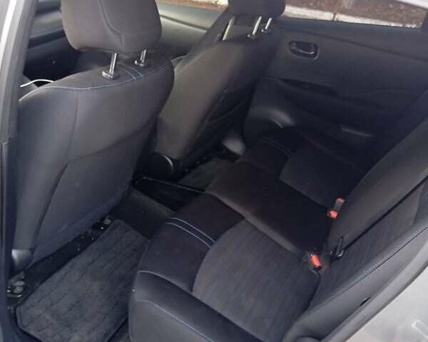 Серый Ниссан Лиф, объемом двигателя 0 л и пробегом 76 тыс. км за 16500 $, фото 12 на Automoto.ua