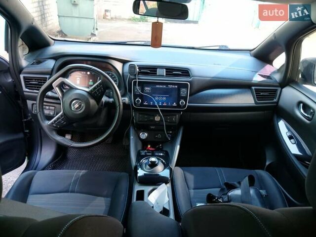 Серый Ниссан Лиф, объемом двигателя 0 л и пробегом 30 тыс. км за 13333 $, фото 2 на Automoto.ua