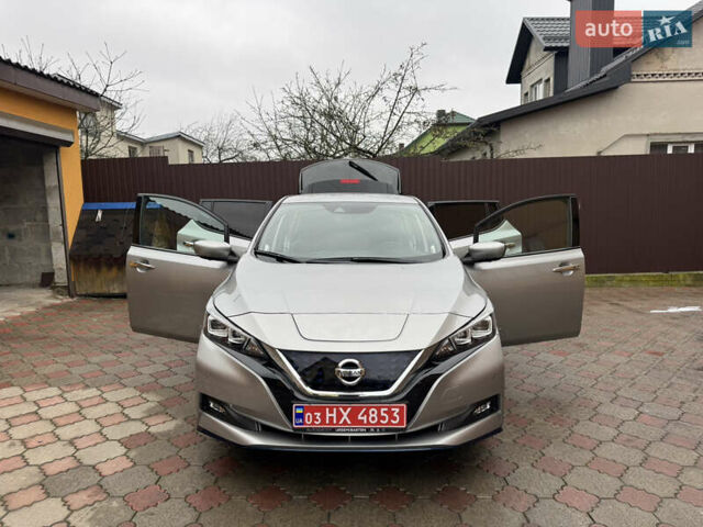 Сірий Ніссан Ліф, об'ємом двигуна 0 л та пробігом 80 тис. км за 15699 $, фото 23 на Automoto.ua