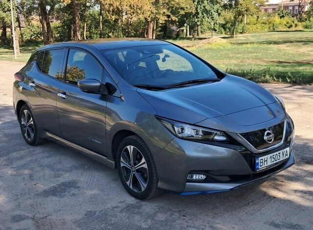 Серый Ниссан Лиф, объемом двигателя 0 л и пробегом 120 тыс. км за 16800 $, фото 1 на Automoto.ua