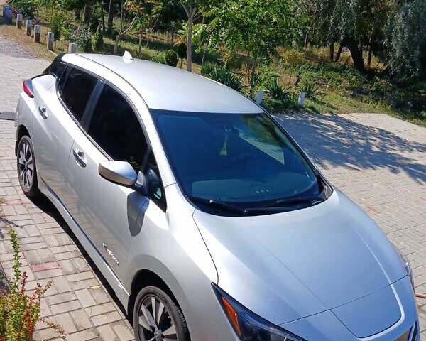 Сірий Ніссан Ліф, об'ємом двигуна 0 л та пробігом 99 тис. км за 12700 $, фото 9 на Automoto.ua