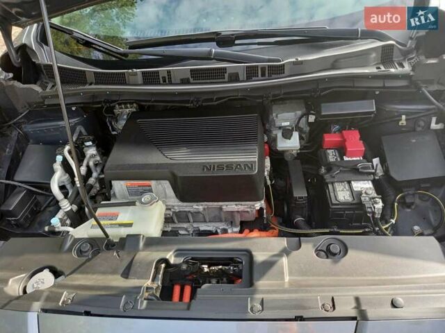 Серый Ниссан Лиф, объемом двигателя 0 л и пробегом 61 тыс. км за 14200 $, фото 8 на Automoto.ua