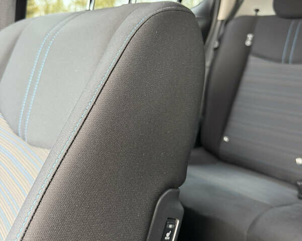 Сірий Ніссан Ліф, об'ємом двигуна 0 л та пробігом 148 тис. км за 13333 $, фото 22 на Automoto.ua