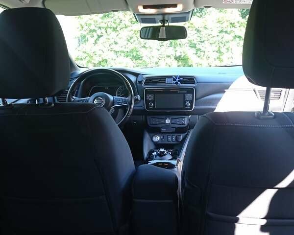 Серый Ниссан Лиф, объемом двигателя 0 л и пробегом 122 тыс. км за 12900 $, фото 2 на Automoto.ua