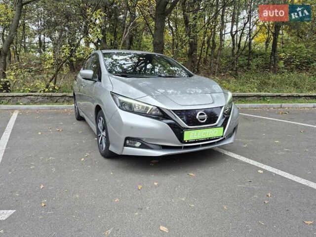 Серый Ниссан Лиф, объемом двигателя 0 л и пробегом 35 тыс. км за 15700 $, фото 2 на Automoto.ua