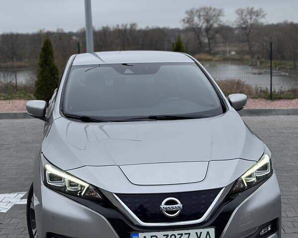 Серый Ниссан Лиф, объемом двигателя 0 л и пробегом 73 тыс. км за 13800 $, фото 15 на Automoto.ua