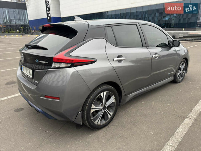 Серый Ниссан Лиф, объемом двигателя 0 л и пробегом 125 тыс. км за 9900 $, фото 12 на Automoto.ua