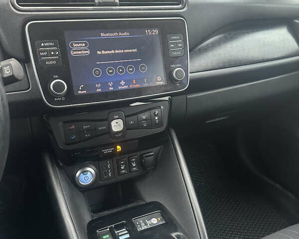 Серый Ниссан Лиф, объемом двигателя 0 л и пробегом 79 тыс. км за 14777 $, фото 12 на Automoto.ua