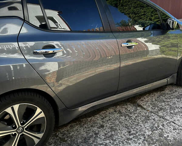 Серый Ниссан Лиф, объемом двигателя 0 л и пробегом 95 тыс. км за 13500 $, фото 7 на Automoto.ua