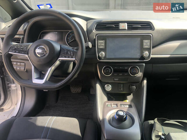 Сірий Ніссан Ліф, об'ємом двигуна 0 л та пробігом 83 тис. км за 15100 $, фото 11 на Automoto.ua