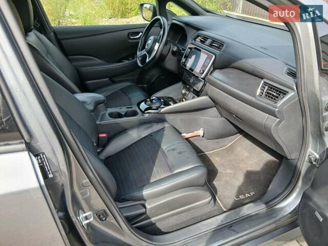 Серый Ниссан Лиф, объемом двигателя 0 л и пробегом 75 тыс. км за 14500 $, фото 27 на Automoto.ua