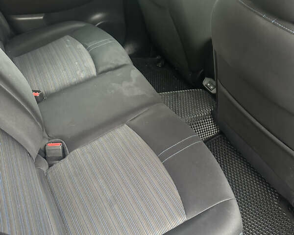 Серый Ниссан Лиф, объемом двигателя 0 л и пробегом 79 тыс. км за 14777 $, фото 10 на Automoto.ua