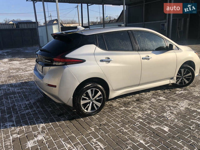 Сірий Ніссан Ліф, об'ємом двигуна 0 л та пробігом 83 тис. км за 15100 $, фото 3 на Automoto.ua