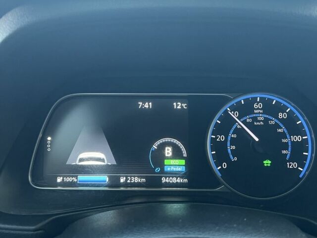 Серый Ниссан Лиф, объемом двигателя 0 л и пробегом 95 тыс. км за 13500 $, фото 7 на Automoto.ua