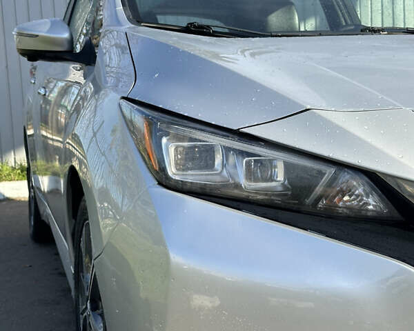 Серый Ниссан Лиф, объемом двигателя 0 л и пробегом 180 тыс. км за 11900 $, фото 4 на Automoto.ua