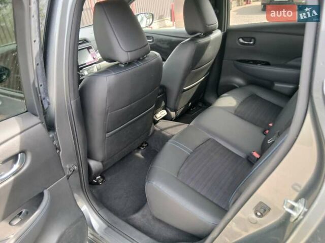 Серый Ниссан Лиф, объемом двигателя 0 л и пробегом 75 тыс. км за 14500 $, фото 24 на Automoto.ua
