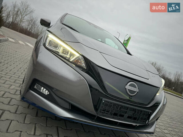 Сірий Ніссан Ліф, об'ємом двигуна 0 л та пробігом 52 тис. км за 18300 $, фото 2 на Automoto.ua
