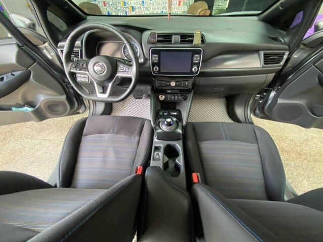 Серый Ниссан Лиф, объемом двигателя 0 л и пробегом 52 тыс. км за 13400 $, фото 14 на Automoto.ua