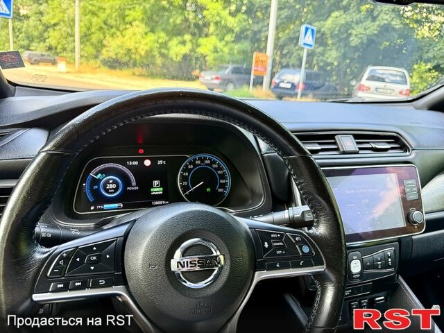 Серый Ниссан Лиф, объемом двигателя 0.13 л и пробегом 138 тыс. км за 15450 $, фото 6 на Automoto.ua