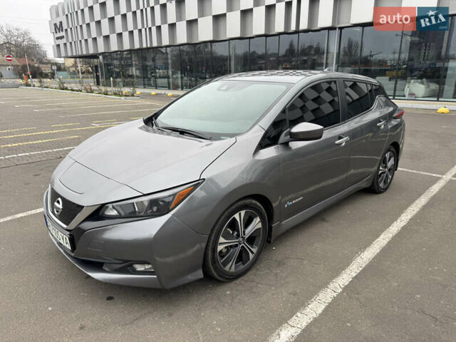 Серый Ниссан Лиф, объемом двигателя 0 л и пробегом 125 тыс. км за 9900 $, фото 1 на Automoto.ua