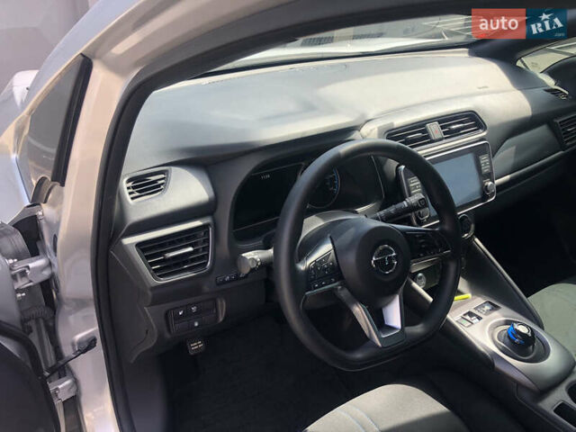 Сірий Ніссан Ліф, об'ємом двигуна 0 л та пробігом 83 тис. км за 15100 $, фото 8 на Automoto.ua