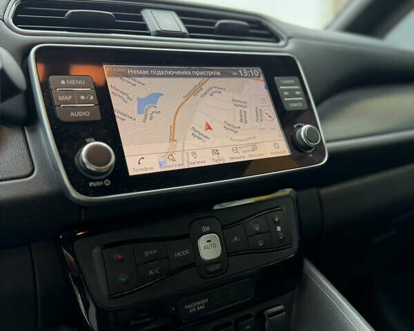 Серый Ниссан Лиф, объемом двигателя 0 л и пробегом 87 тыс. км за 13900 $, фото 29 на Automoto.ua