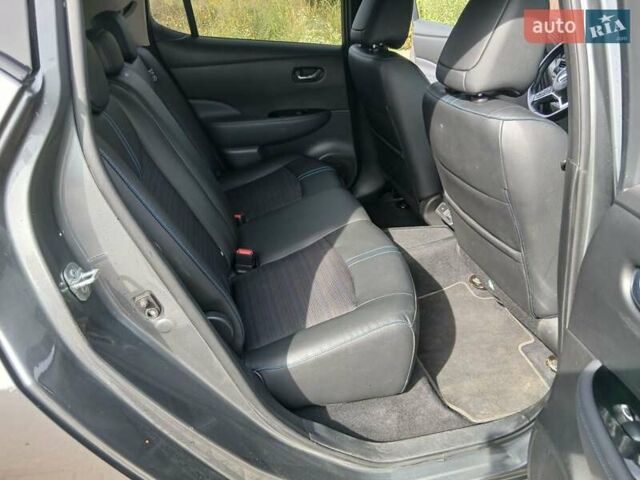 Серый Ниссан Лиф, объемом двигателя 0 л и пробегом 75 тыс. км за 14500 $, фото 12 на Automoto.ua