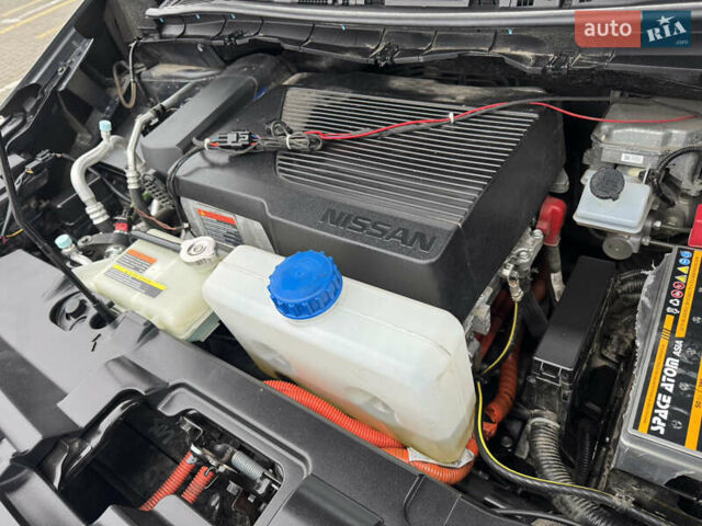 Серый Ниссан Лиф, объемом двигателя 0 л и пробегом 125 тыс. км за 9900 $, фото 38 на Automoto.ua