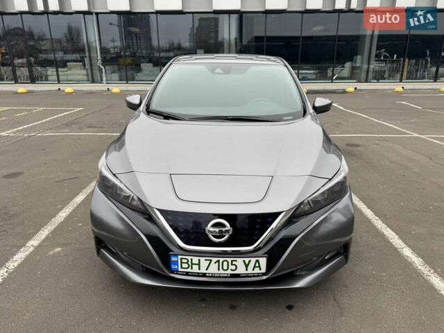 Серый Ниссан Лиф, объемом двигателя 0 л и пробегом 125 тыс. км за 9900 $, фото 6 на Automoto.ua