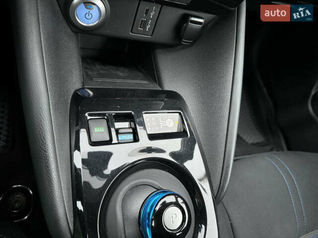 Сірий Ніссан Ліф, об'ємом двигуна 0 л та пробігом 52 тис. км за 18300 $, фото 21 на Automoto.ua