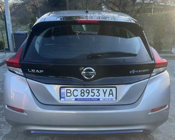 Сірий Ніссан Ліф, об'ємом двигуна 0 л та пробігом 60 тис. км за 14500 $, фото 1 на Automoto.ua