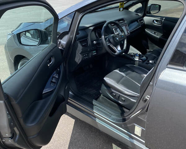 Сірий Ніссан Ліф, об'ємом двигуна 0 л та пробігом 105 тис. км за 14000 $, фото 8 на Automoto.ua