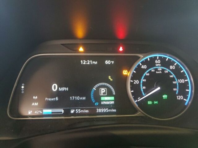 Серый Ниссан Лиф, объемом двигателя 0 л и пробегом 62 тыс. км за 8500 $, фото 8 на Automoto.ua