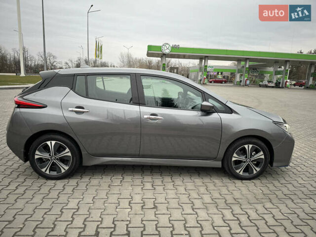 Сірий Ніссан Ліф, об'ємом двигуна 0 л та пробігом 52 тис. км за 18300 $, фото 5 на Automoto.ua