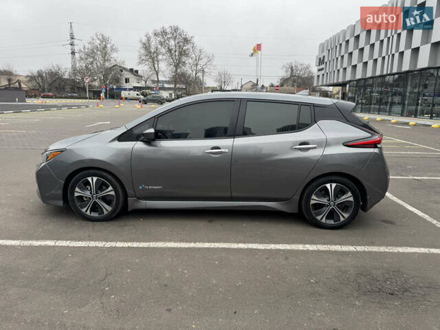 Серый Ниссан Лиф, объемом двигателя 0 л и пробегом 125 тыс. км за 9900 $, фото 7 на Automoto.ua