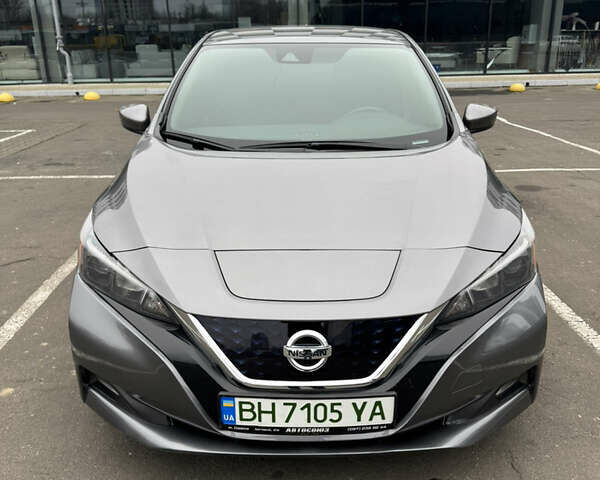 Серый Ниссан Лиф, объемом двигателя 0 л и пробегом 125 тыс. км за 9900 $, фото 2 на Automoto.ua