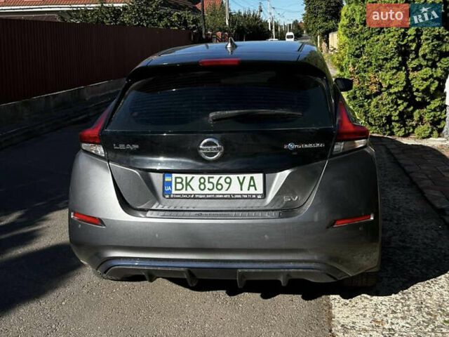 Серый Ниссан Лиф, объемом двигателя 0 л и пробегом 95 тыс. км за 13500 $, фото 3 на Automoto.ua