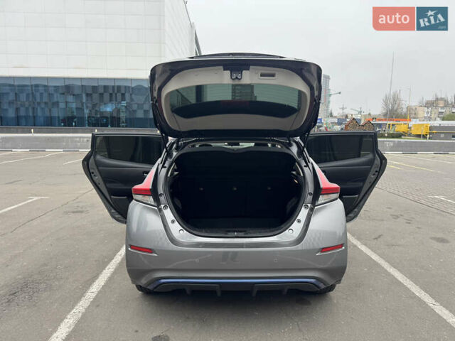 Серый Ниссан Лиф, объемом двигателя 0 л и пробегом 125 тыс. км за 9900 $, фото 35 на Automoto.ua