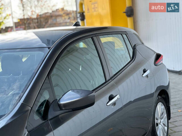 Серый Ниссан Лиф, объемом двигателя 0 л и пробегом 65 тыс. км за 12300 $, фото 9 на Automoto.ua