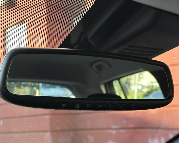 Серый Ниссан Лиф, объемом двигателя 0 л и пробегом 180 тыс. км за 11900 $, фото 18 на Automoto.ua