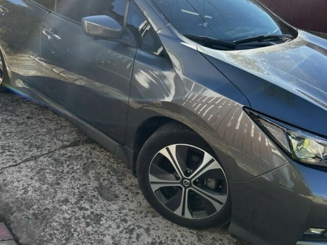 Серый Ниссан Лиф, объемом двигателя 0 л и пробегом 95 тыс. км за 13500 $, фото 5 на Automoto.ua