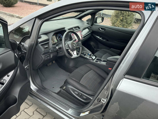 Сірий Ніссан Ліф, об'ємом двигуна 0 л та пробігом 52 тис. км за 18300 $, фото 15 на Automoto.ua