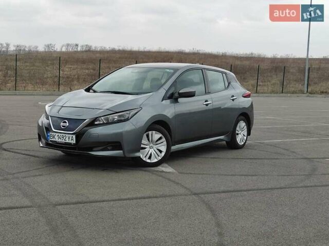 Серый Ниссан Лиф, объемом двигателя 0 л и пробегом 62 тыс. км за 13200 $, фото 8 на Automoto.ua