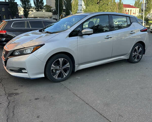 Серый Ниссан Лиф, объемом двигателя 0 л и пробегом 180 тыс. км за 11900 $, фото 8 на Automoto.ua