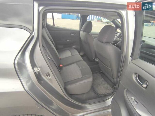 Серый Ниссан Лиф, объемом двигателя 0 л и пробегом 62 тыс. км за 13200 $, фото 11 на Automoto.ua